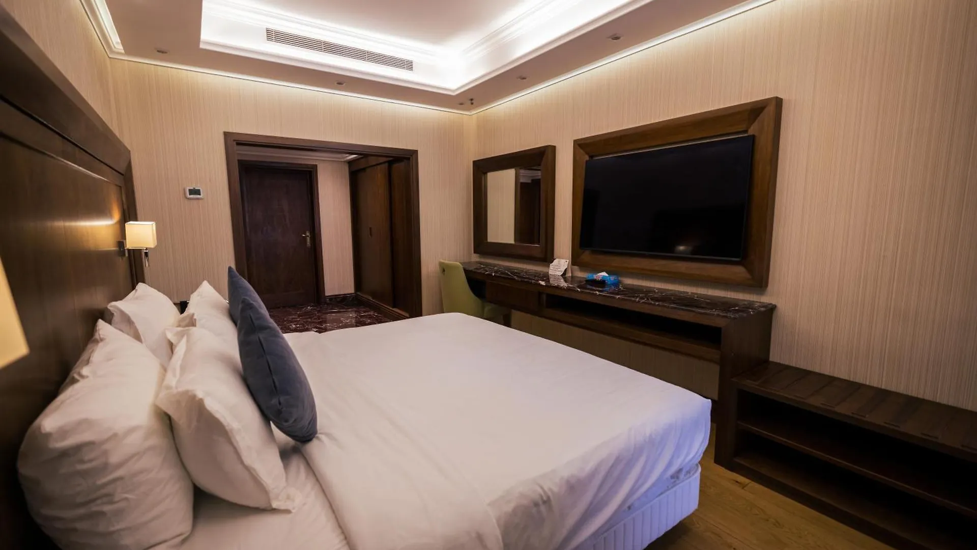 ****  Jeddah Grand Hotel Saudi Arabia